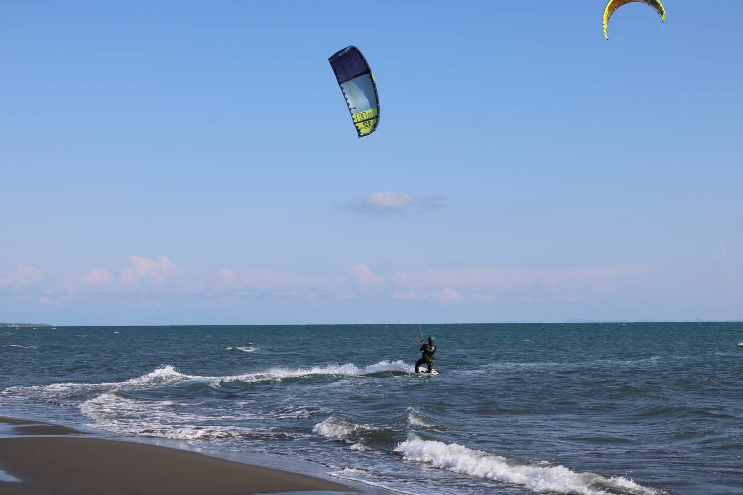 Bei Kite-Surfern bekannt ist der Safari Beach Strand.