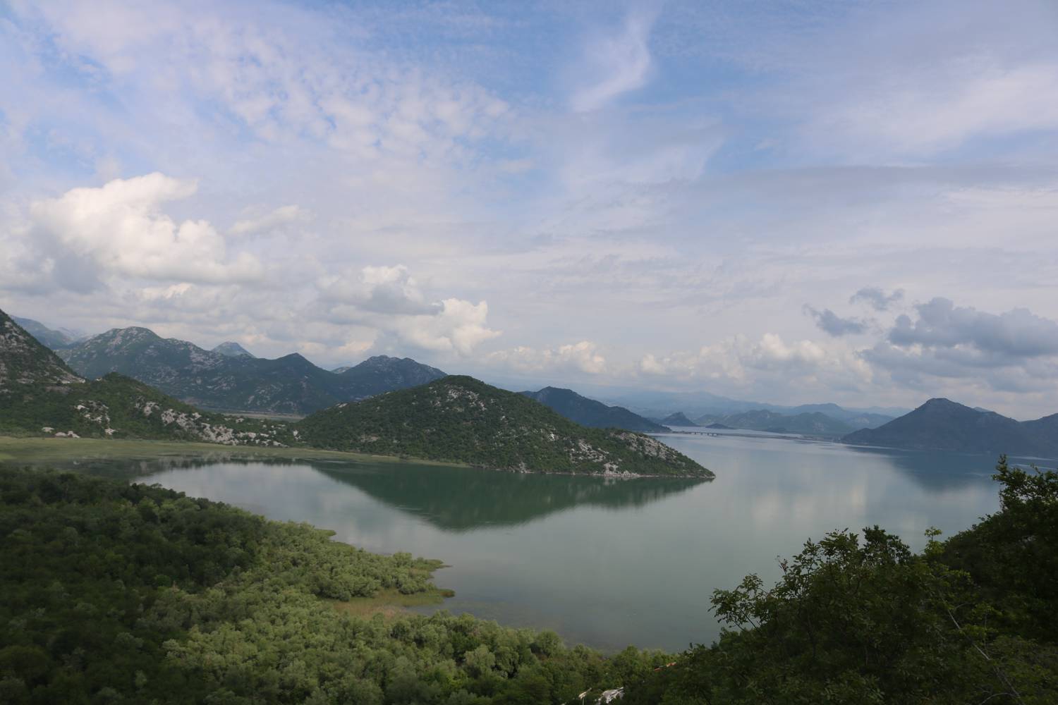 Rund zwei Drittel des Skutarisees liegen in Montenegro.