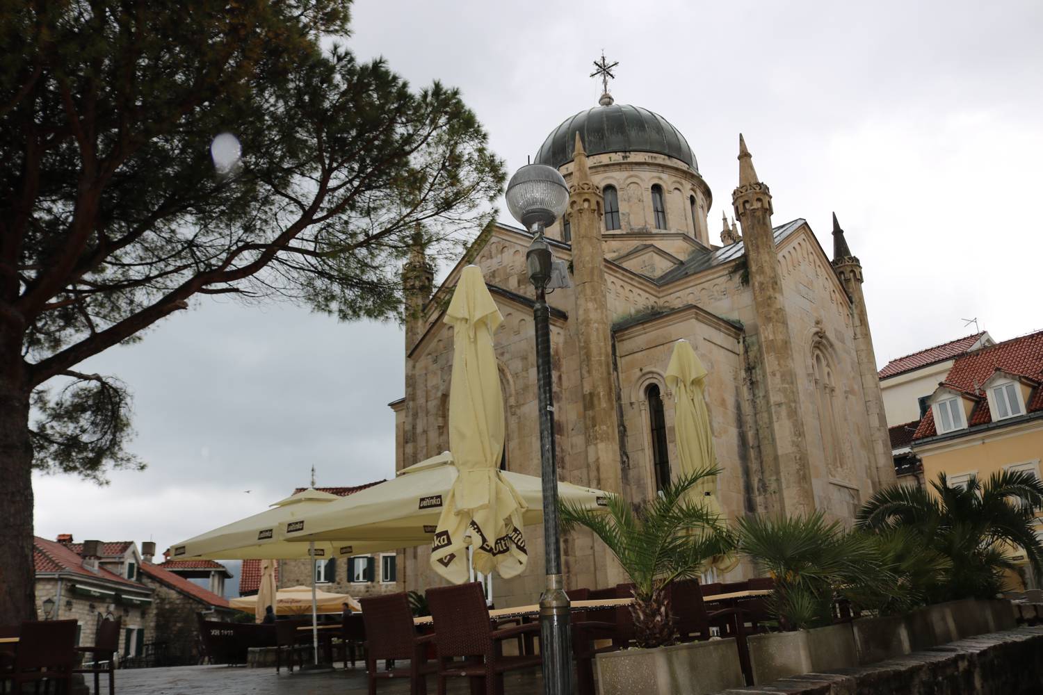 Die zentrale Kirche von Herceg Novi.