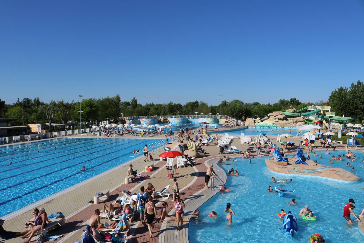 Schwimmen, plantschen oder spielen in den Pools von Marina di Venezia.