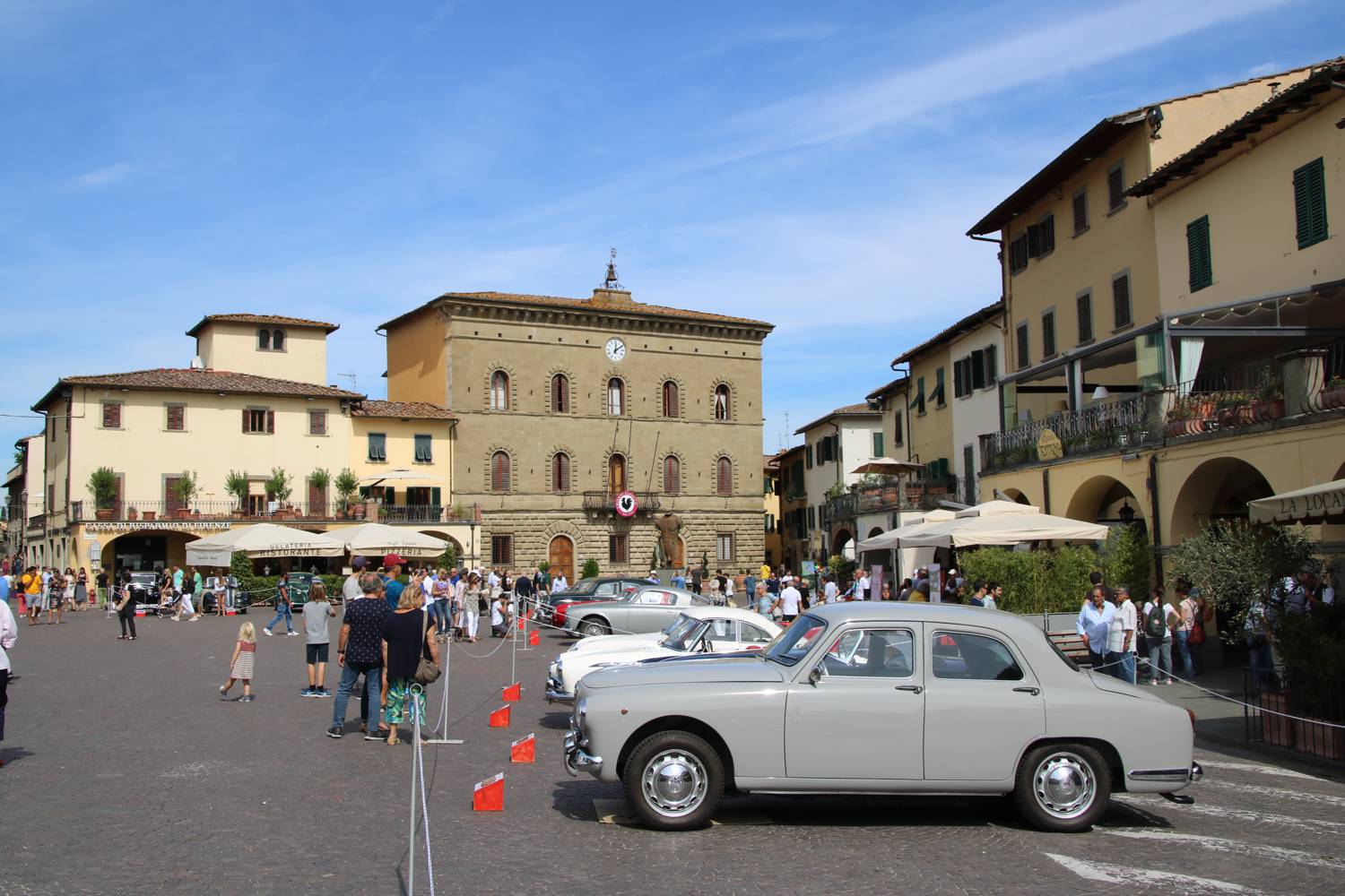 Der schöne, zentrale Platz von Greve im Chianti.